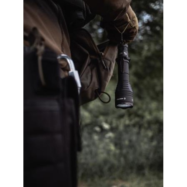 Svítilna ruční LED ARMYTEK Viking Magnet USB White - nabíjecí