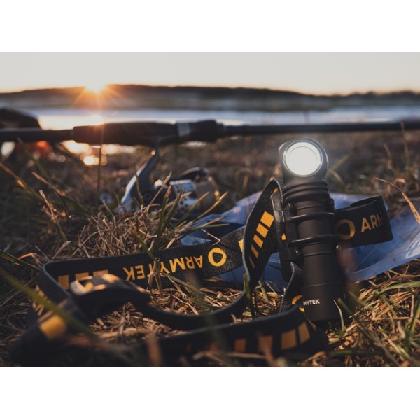 Svítilna multifunkční ARMYTEK Wizard C2 Magnet USB White - černé